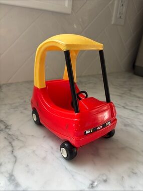 Vintage Little Tikes Dollhouse Cozy Coupe Toy Car